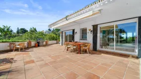 Villa for sale in Calahonda with 5 bedrooms