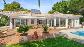 Villa for sale in Calahonda with 5 bedrooms