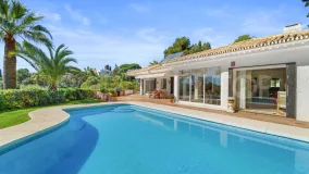 Villa for sale in Calahonda with 5 bedrooms