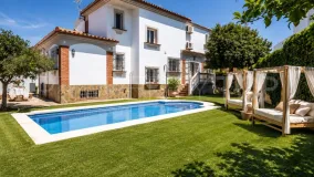 Villa for sale in Torrequebrada with 5 bedrooms