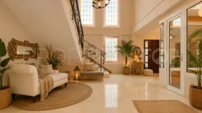 Villa for sale in Torrequebrada with 6 bedrooms