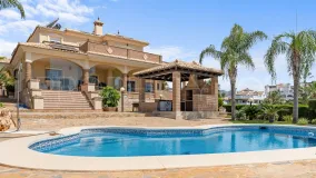 For sale Torrequebrada villa with 5 bedrooms