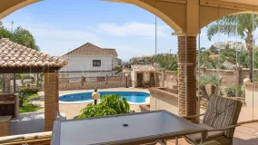 For sale Torrequebrada villa with 5 bedrooms