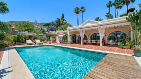 Villa for sale in Benalmadena