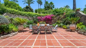 Villa for sale in Benalmadena