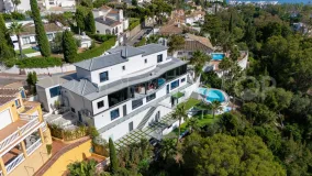 Villa en venta en Torrequebrada