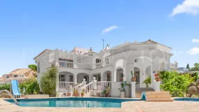 Villa en venta en Torrequebrada con 5 dormitorios