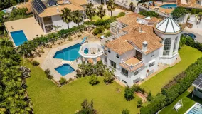 Villa en venta en Torrequebrada con 5 dormitorios