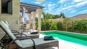 Villa for sale in Nueva Andalucia