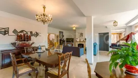 Buy villa with 4 bedrooms in San Pedro de Alcantara