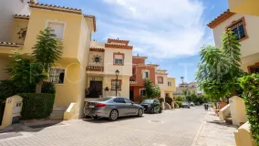 Adosado con 4 dormitorios en venta en New Golden Mile