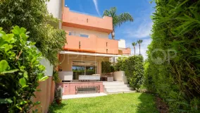 Adosado con 4 dormitorios en venta en New Golden Mile