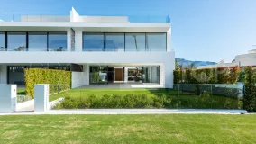 Semi detached villa with 3 bedrooms for sale in Nueva Andalucia