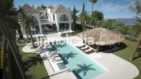 Buy plot with 6 bedrooms in Nueva Andalucia