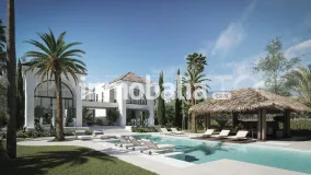 Buy plot with 6 bedrooms in Nueva Andalucia