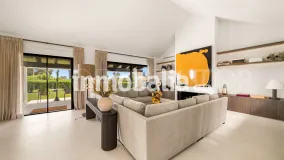 Villa for sale in Cascada de Camojan
