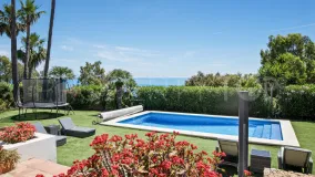 Villa con 4 dormitorios en venta en Manilva
