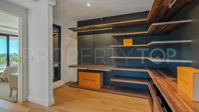 Villa for sale in Nueva Andalucia