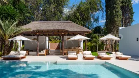 Buy villa in Las Brisas