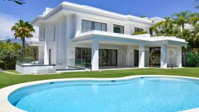 Villa en venta con 5 dormitorios en Marbella Ciudad