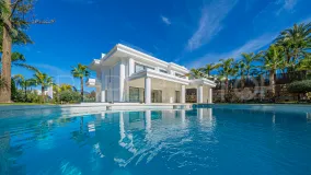 Villa en venta con 5 dormitorios en Marbella Ciudad