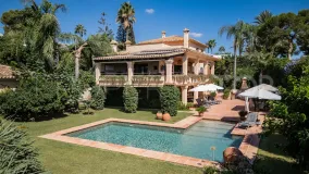 Villa en venta de 6 dormitorios en Los Monteros Playa