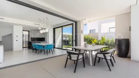 For sale villa with 5 bedrooms in La Finca de Marbella