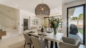 Pareado de 5 dormitorios en venta en Marbella - Puerto Banus
