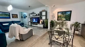 San Pedro de Alcantara, apartamento planta baja en venta con 4 dormitorios