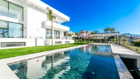 6 bedrooms Paraiso Alto villa for sale