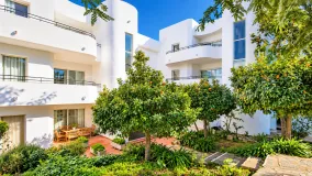 Apartamento planta baja con 2 dormitorios en venta en Estepona Golf