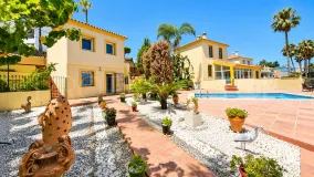 For sale villa with 5 bedrooms in La Duquesa