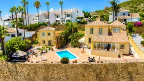 For sale villa with 5 bedrooms in La Duquesa