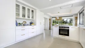 For sale villa in Guadalmina Alta with 4 bedrooms