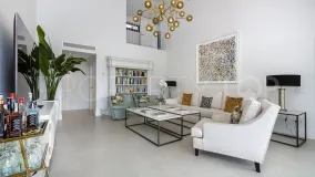 For sale villa in Guadalmina Alta with 4 bedrooms