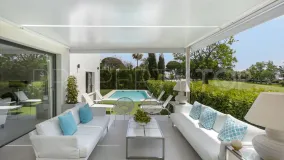 For sale villa in Guadalmina Alta with 4 bedrooms