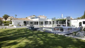 Comprar villa de 5 dormitorios en Casasola