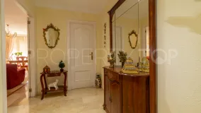 Estepona Ciudad, apartamento con 3 dormitorios a la venta