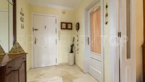 Estepona Ciudad, apartamento con 3 dormitorios a la venta
