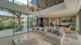 Villa pareada en venta de 4 dormitorios en Nueva Andalucia
