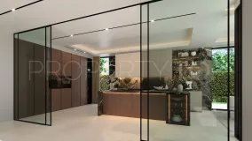 Comprar villa de 4 dormitorios en Marbella