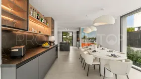 Se vende villa de 5 dormitorios en Marbella