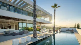 Villa for sale in Marbella with 6 bedrooms