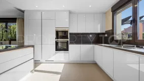Comprar villa en Estepona con 4 dormitorios