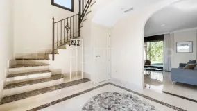 Comprar villa en Estepona con 4 dormitorios