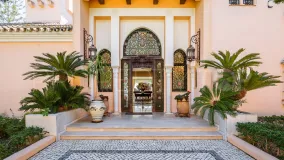 Buy Estepona 8 bedrooms villa