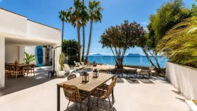 Villa with 6 bedrooms for sale in Estepona