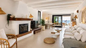 Villa with 6 bedrooms for sale in Estepona
