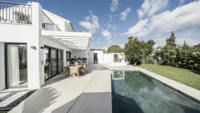 Villa a la venta en Marbella con 5 dormitorios