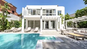 Villa de 4 dormitorios en venta en Marbella